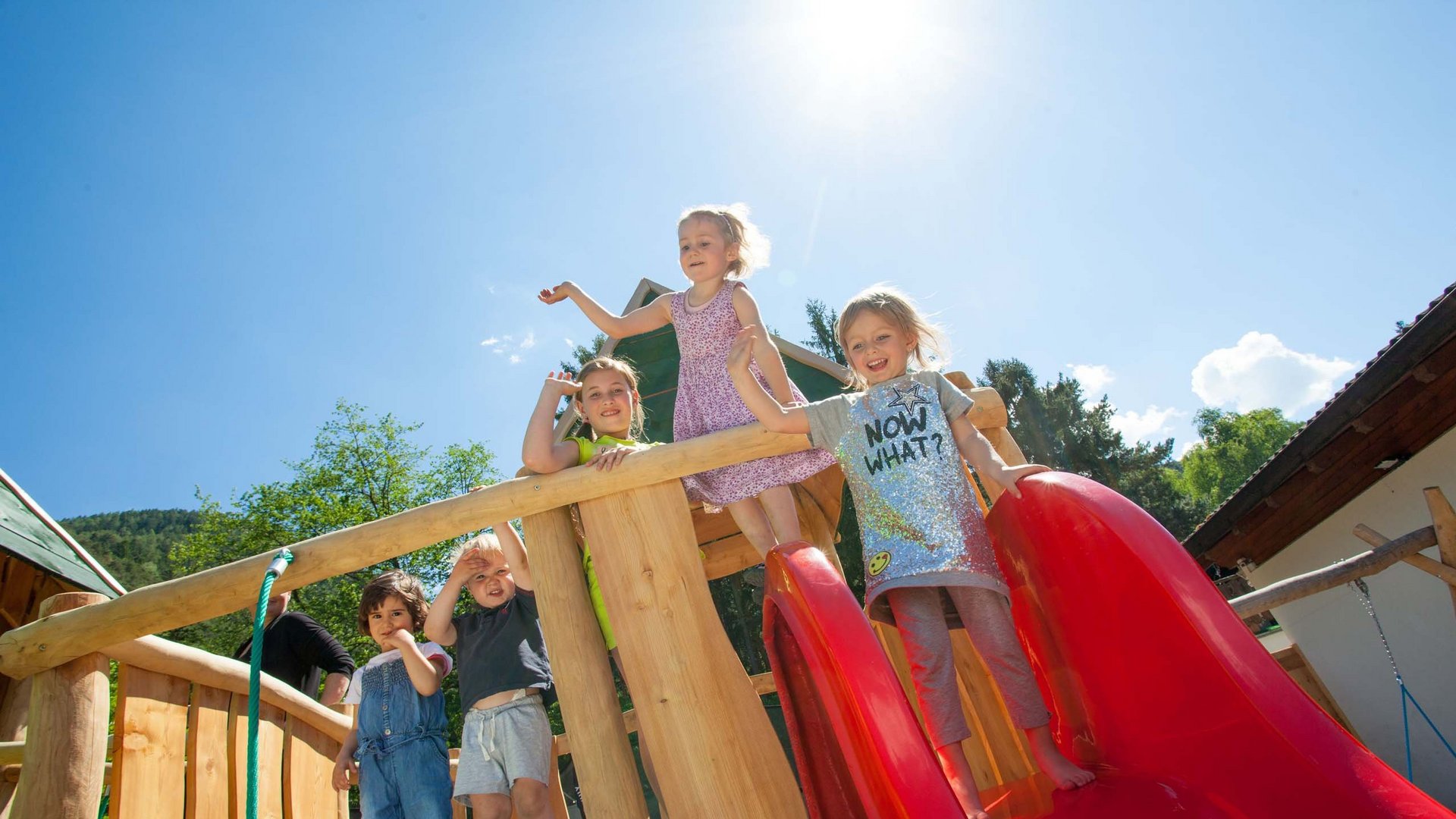 Ramilia: Restaurant und Ferienwohnung mit Spielplatz